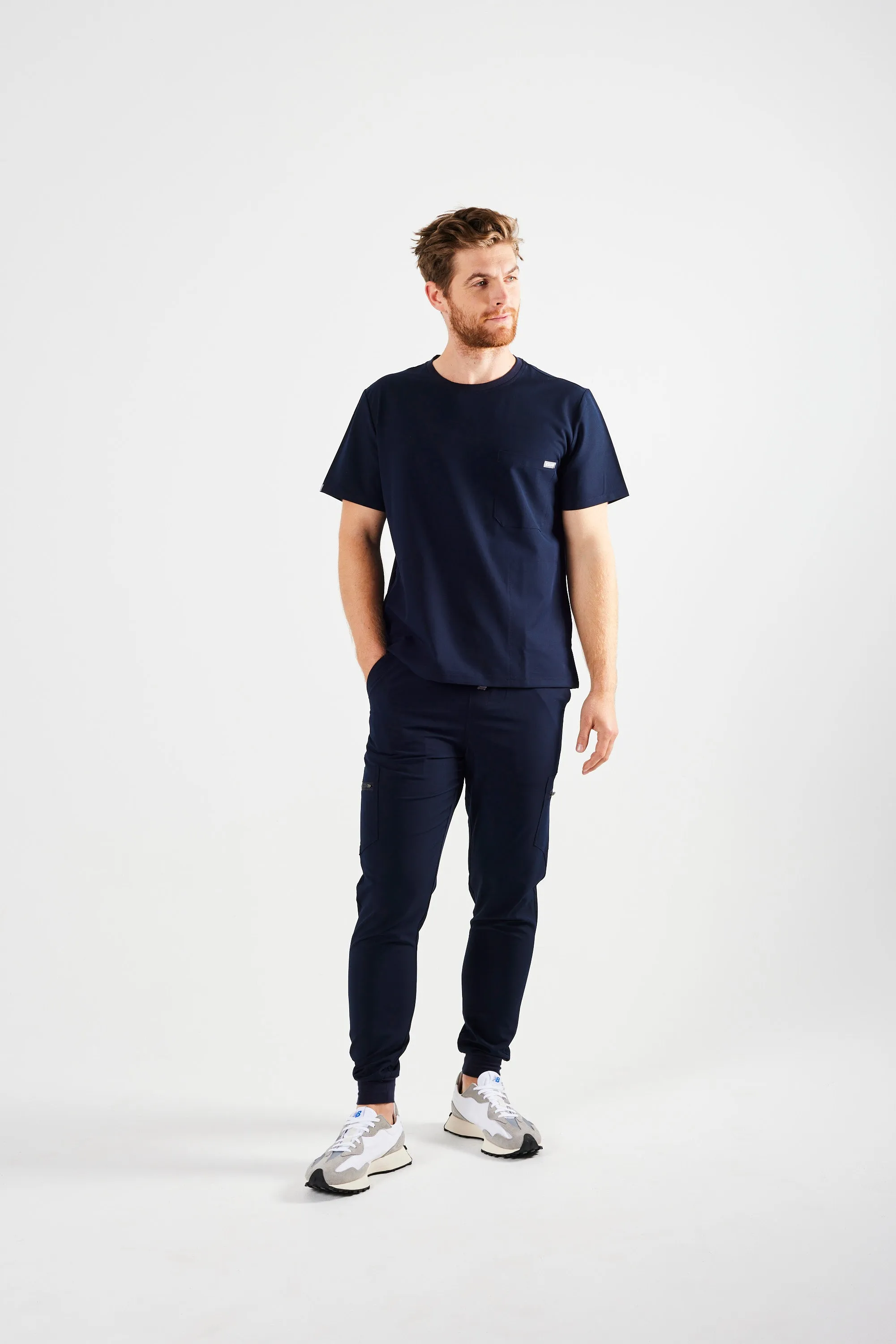 CLASSIC MEN’S JOGGER SCRUB PANT (NAVY)