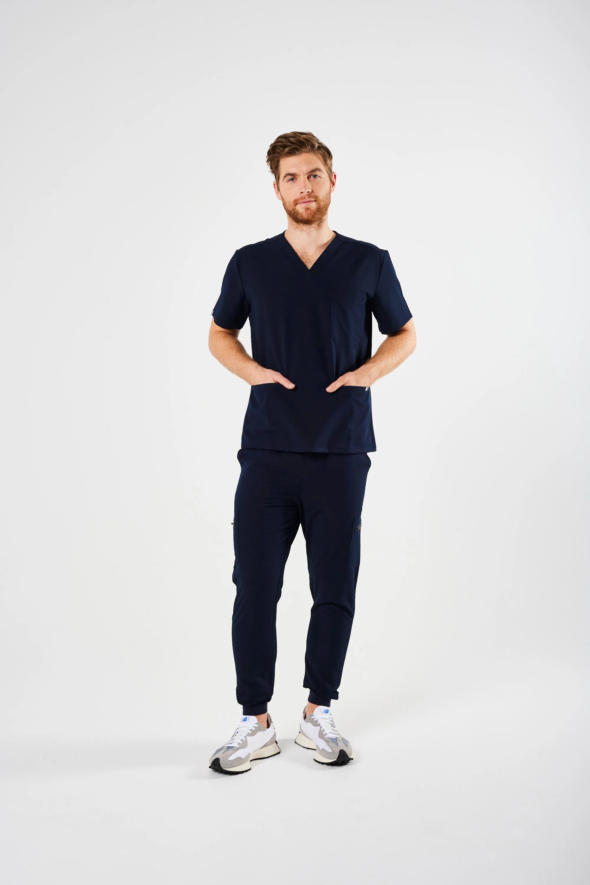 CLASSIC MEN’S JOGGER SCRUB PANT (NAVY)