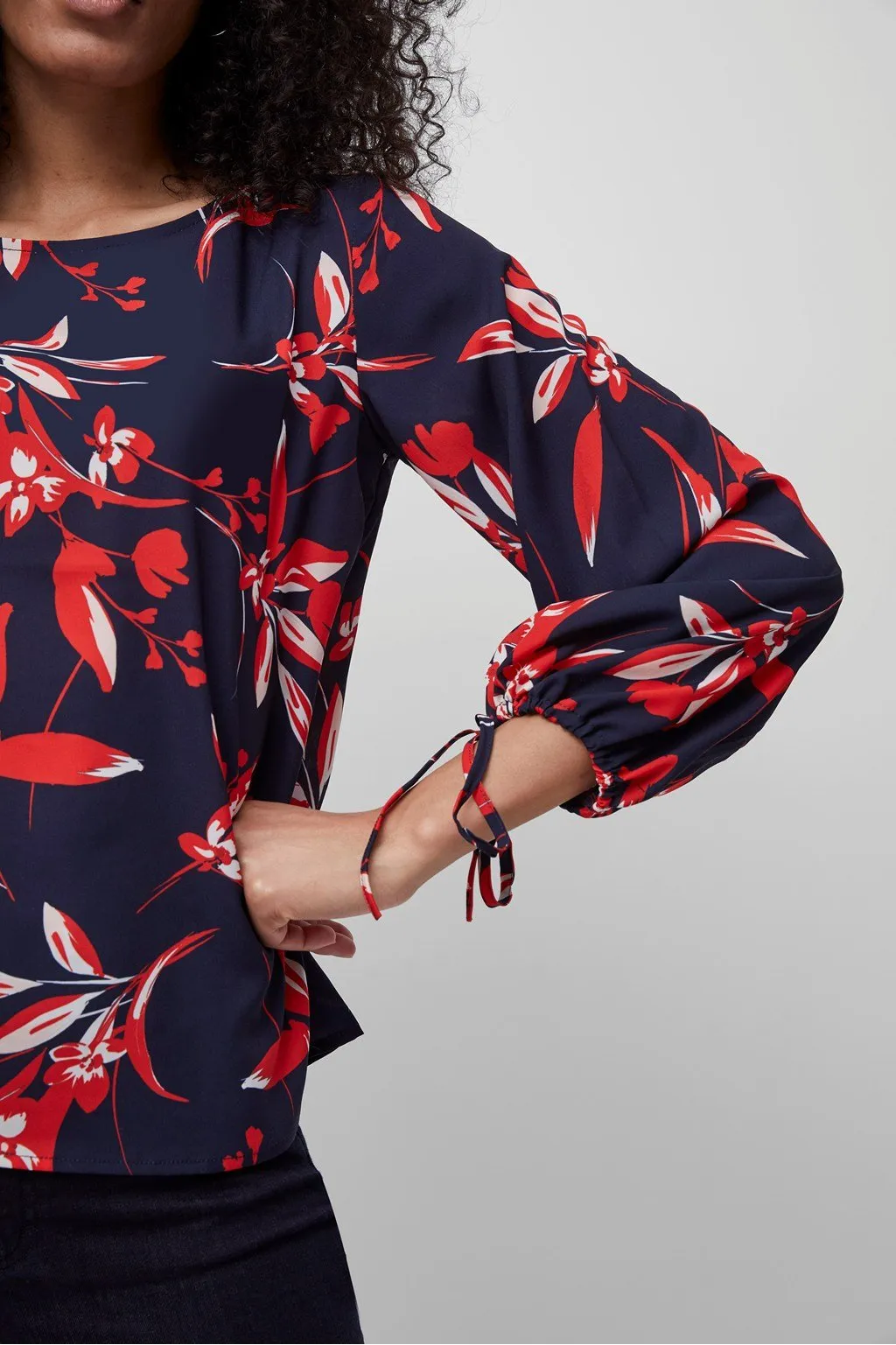 French Connection ELVIA CREPE LIGHT LONG SLEEVE TOP in Navy 72QCF
