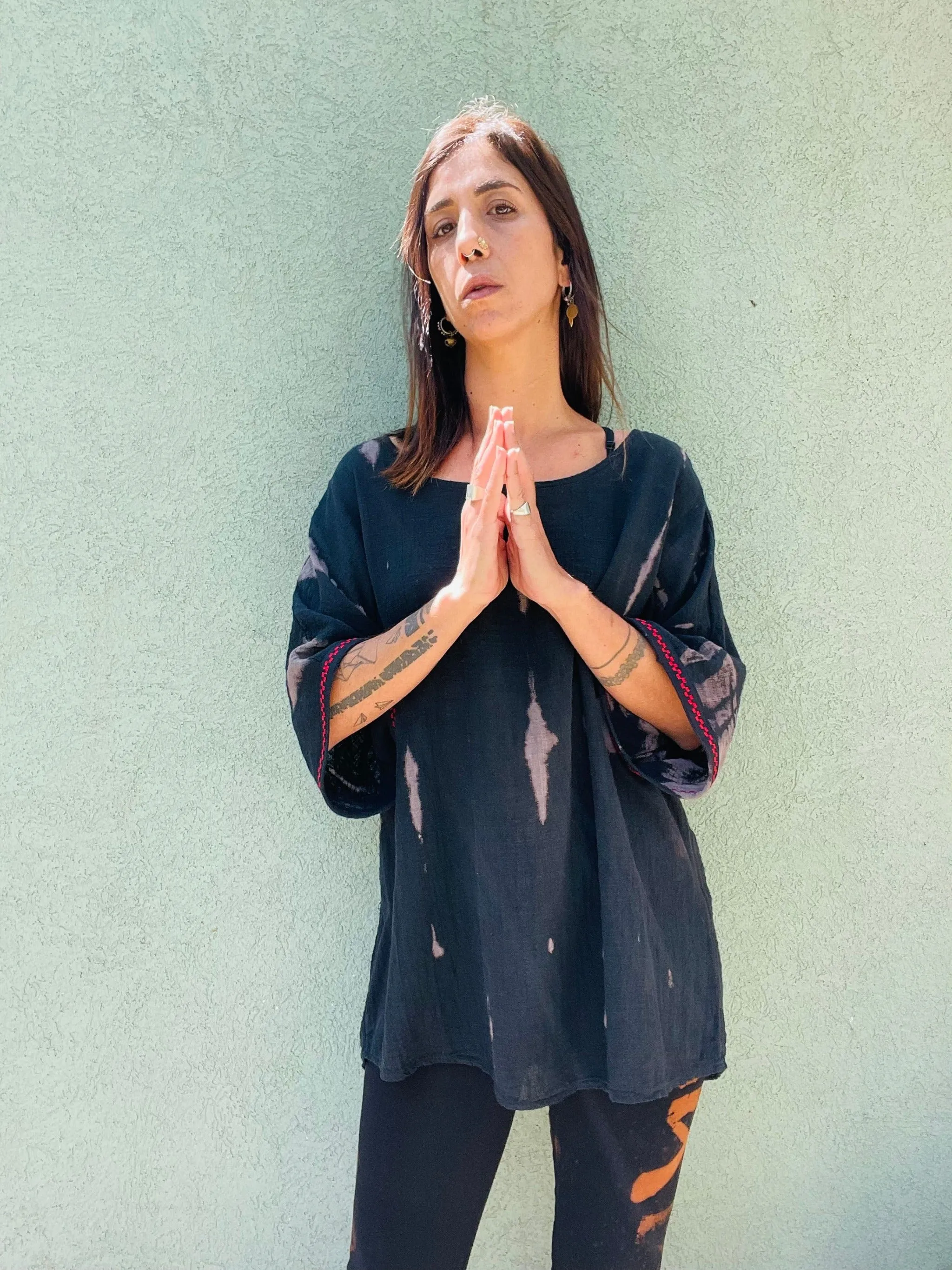 Tea Linen Shirt - red embroidery