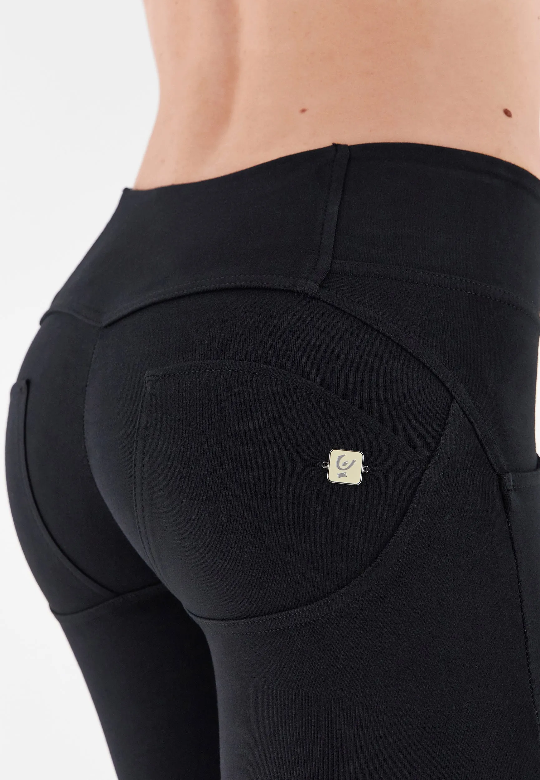 (WRUP1MC001ORG-N) Katoenen Mid Waist WR.UP® met Knoop Sluiting
